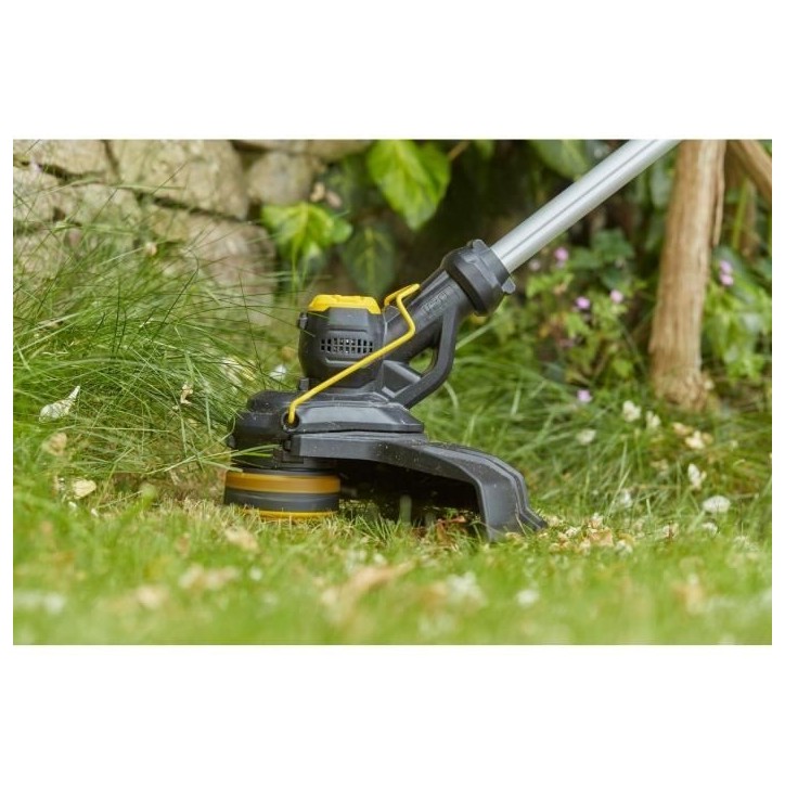 Coupe-bordure électrique sans fil + batterie 4Ah + chargeur - Stanley Fatmax - SFMCST933M1-QW - 18V - 33 cm Coupe-bordure électrique sans fil + batterie 4Ah + chargeur - Stanley Fatmax - SFMCST933M1-QW - 18V - 33 cm