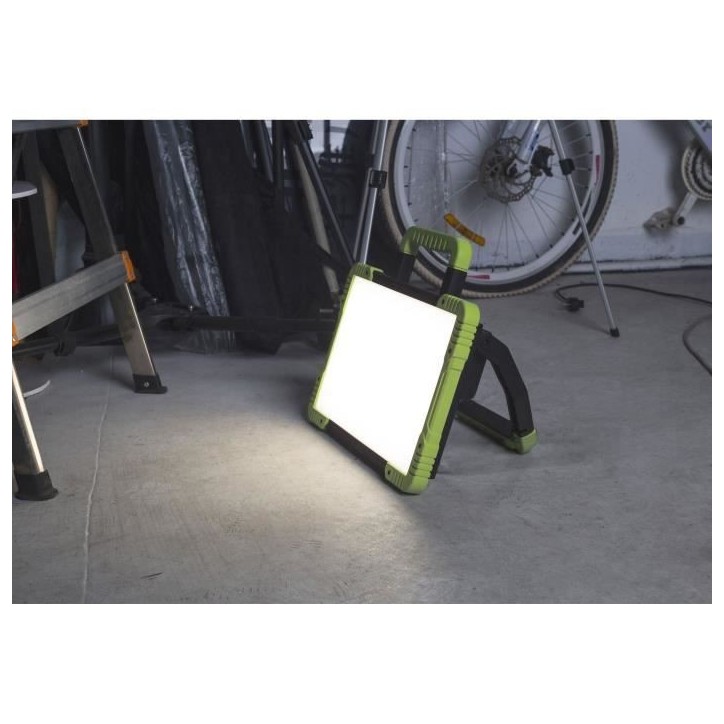 Projecteur LED - GAO - Chantier 30W - 3000 lumens, IP54, câble 3m Projecteur LED - GAO - Chantier 30W - 3000 lumens, IP54, câble 3m