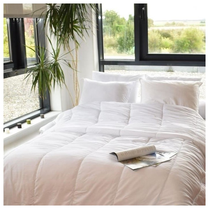 Couette spéciale câline - Tempérée - 140 x 200 cm - 250 g/m² - Blanc Couette spéciale câline - Tempérée - 140 x 200 cm - 250 g/m² - Blanc