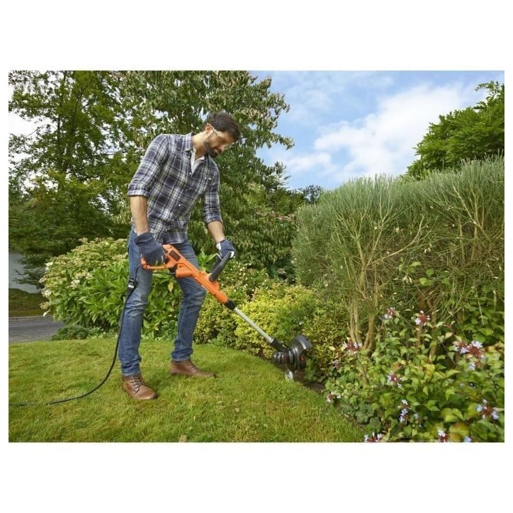 Coupe-bordures électrique filaire - BLACK&DECKER - BESTE628-QS - 550W - 28cm Coupe-bordures électrique filaire - BLACK&DECKER - BESTE628-QS - 550W - 28cm