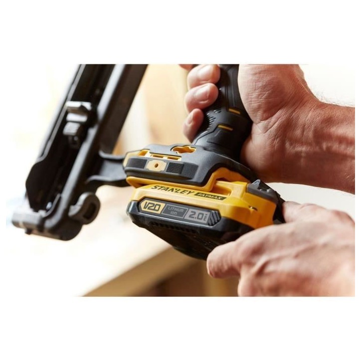 Cloueur de finition sans fil + 2 batteries 2Ah + chargeur - 18V - Stanley Fatmax - SFMCN616D2K-QW - Clous 25 a 64 mm Cloueur de finition sans fil + 2 batteries 2Ah + chargeur - 18V - Stanley Fatmax - SFMCN616D2K-QW - Clous 25 a 64 mm