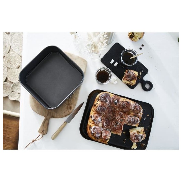 Moule carré a charnieres 22x22x7 cm SUCRE & GOURMANDISES Moule carré a charnieres 22x22x7 cm SUCRE & GOURMANDISES