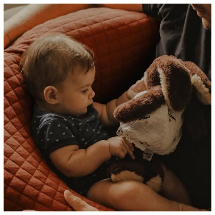 BÉABA - Big Flopsy™ - Coussin de grossesse et d'allaitement - Fleur de coton - 180 cm - Brique