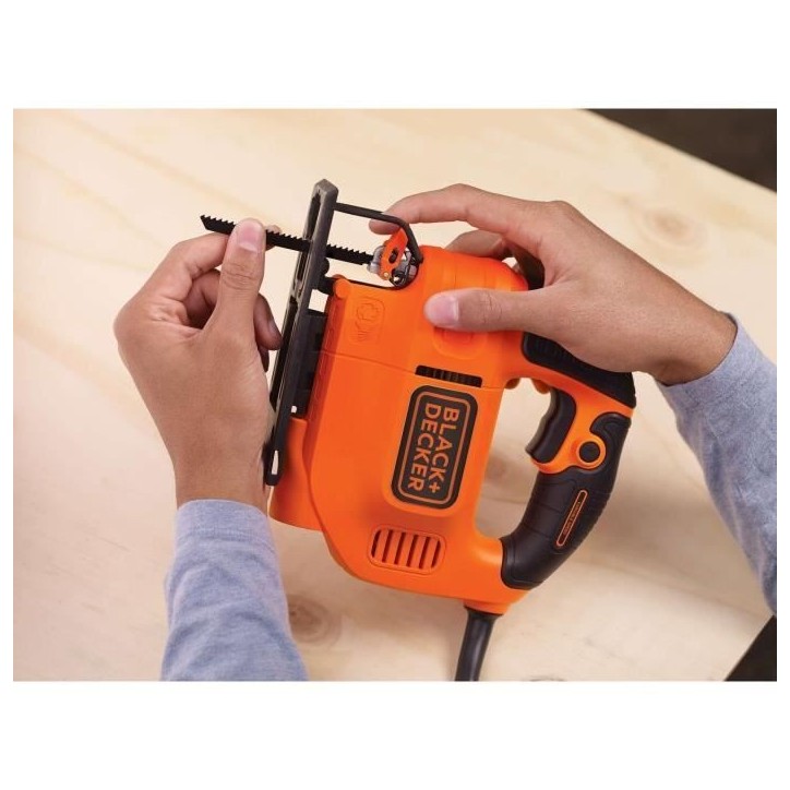 Scie sauteuse pendulaire filaire - BLACK+DECKER - KS701E-QS - 520W - profondeur de coupe 70mm Scie sauteuse pendulaire filaire - BLACK+DECKER - KS701E-QS - 520W - profondeur de coupe 70mm