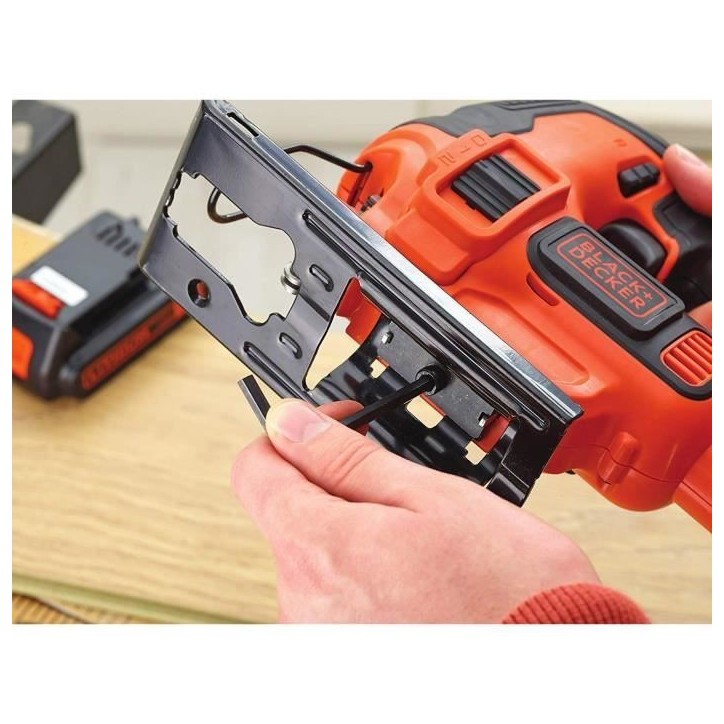 Scie sauteuse sans fil - BLACK+DECKER - BDCJS18N-XJ - 18V - profondeur de coupe 55mm - 1 lame bois inclus - sans batterie Scie sauteuse sans fil - BLACK+DECKER - BDCJS18N-XJ - 18V - profondeur de coupe 55mm - 1 lame bois inclus - sans batterie