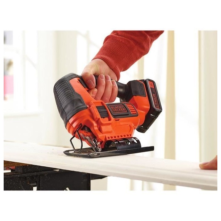 Scie sauteuse sans fil - BLACK+DECKER - BDCJS18N-XJ - 18V - profondeur de coupe 55mm - 1 lame bois inclus - sans batterie Scie sauteuse sans fil - BLACK+DECKER - BDCJS18N-XJ - 18V - profondeur de coupe 55mm - 1 lame bois inclus - sans batterie
