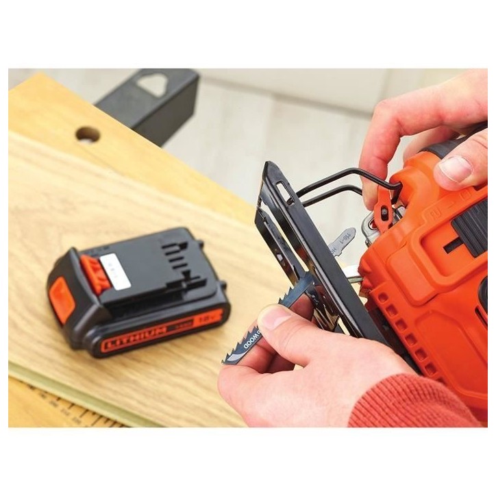 Scie sauteuse sans fil - BLACK+DECKER - BDCJS18N-XJ - 18V - profondeur de coupe 55mm - 1 lame bois inclus - sans batterie Scie sauteuse sans fil - BLACK+DECKER - BDCJS18N-XJ - 18V - profondeur de coupe 55mm - 1 lame bois inclus - sans batterie