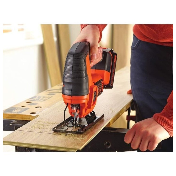 Scie sauteuse sans fil - BLACK+DECKER - BDCJS18N-XJ - 18V - profondeur de coupe 55mm - 1 lame bois inclus - sans batterie Scie sauteuse sans fil - BLACK+DECKER - BDCJS18N-XJ - 18V - profondeur de coupe 55mm - 1 lame bois inclus - sans batterie