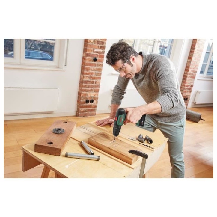 Perceuse Visseuse UniversalImpact 18V (1x1,5 Ah) + AL 1810 CV Perceuse Visseuse UniversalImpact 18V (1x1,5 Ah) + AL 1810 CV