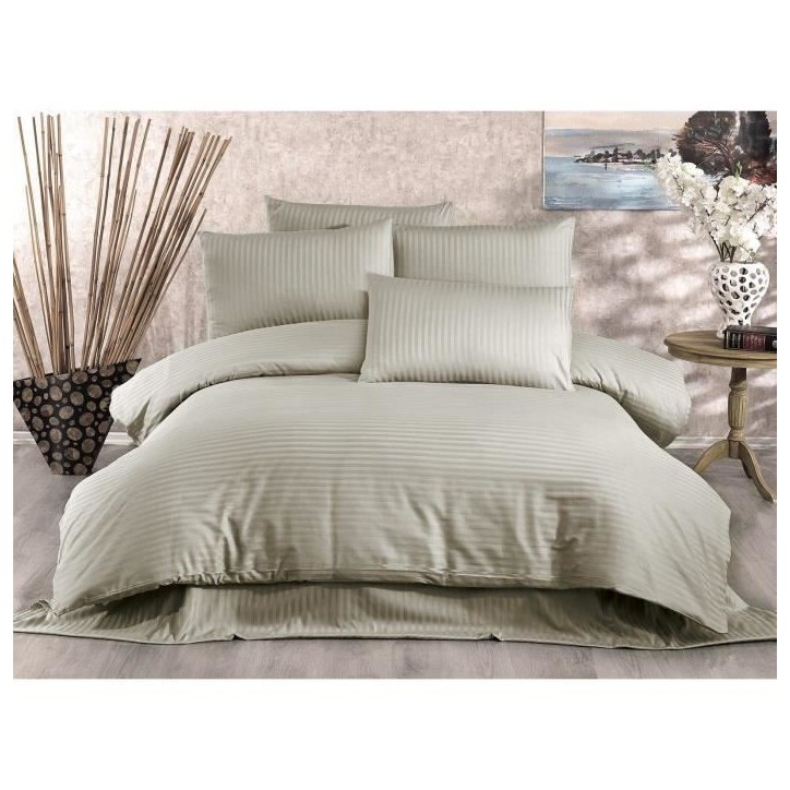 Parure de lit - 1 housse de couette 220x240 cm + 2 taies d'oreiller 60x60 cm - 70% polyester, 30% coton - Cappuccino Parure de lit - 1 housse de couette 220x240 cm + 2 taies d'oreiller 60x60 cm - 70% polyester, 30% coton - Cappuccino