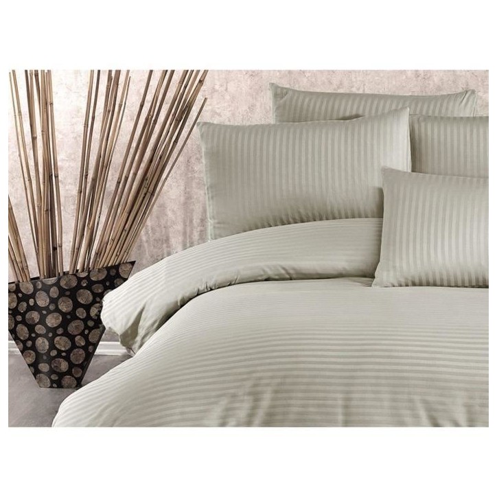 Parure de lit - 1 housse de couette 220x240 cm + 2 taies d'oreiller 60x60 cm - 70% polyester, 30% coton - Cappuccino Parure de lit - 1 housse de couette 220x240 cm + 2 taies d'oreiller 60x60 cm - 70% polyester, 30% coton - Cappuccino