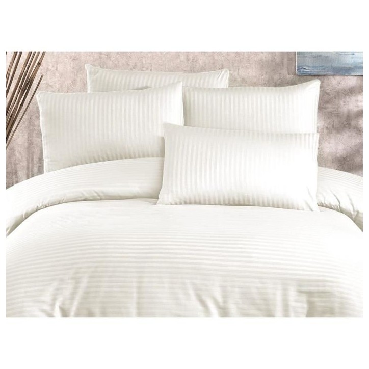 Parure de lit - 1 housse de couette 220 x 240 cm + 2 taies d'oreiller 60 x 60 cm - 70% polyester, 30% coton - Creme Parure de lit - 1 housse de couette 220 x 240 cm + 2 taies d'oreiller 60 x 60 cm - 70% polyester, 30% coton - Creme
