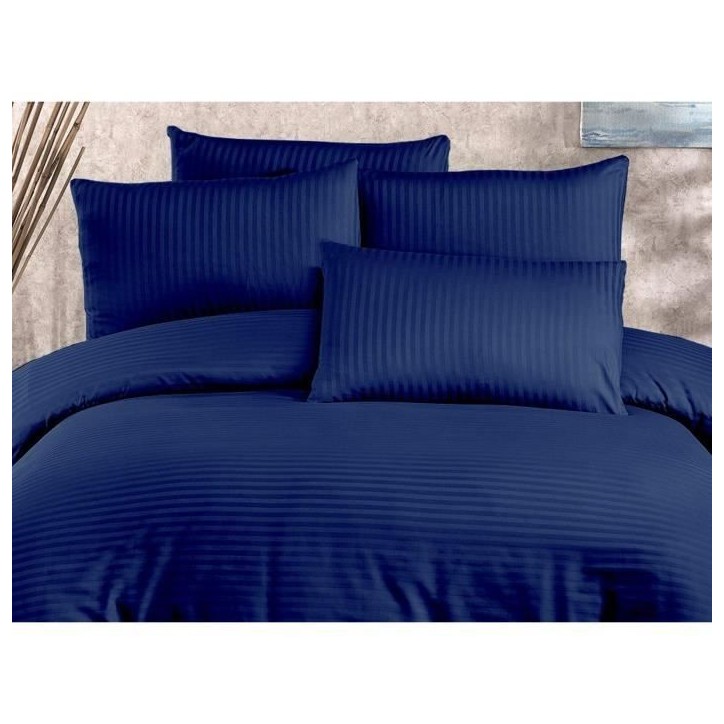 Parure de lit - 1 housse de couette 220 x 240 cm + 2 taies d'oreiller 60 x 60 cm - 70% polyester, 30% coton - Bleu Parure de lit - 1 housse de couette 220 x 240 cm + 2 taies d'oreiller 60 x 60 cm - 70% polyester, 30% coton - Bleu