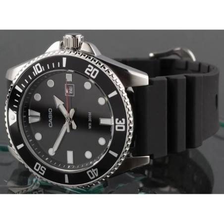 Montre - Casio - Collection Homme - Noir et Acier - Étanchéité 20 bars - Verre minéral - Quartz