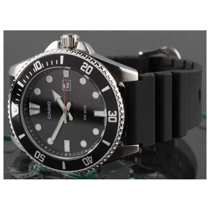 Montre - Casio - Collection Homme - Noir et Acier - Étanchéité 20 bars - Verre minéral - Quartz