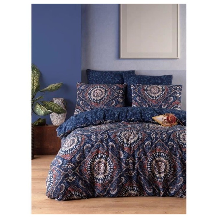 Parure de lit - 1 housse de couette 220 x 240 cm + 2 taies d'oreiller 60 x 60 cm - 65% coton, 35% polyester - Bleu Parure de lit - 1 housse de couette 220 x 240 cm + 2 taies d'oreiller 60 x 60 cm - 65% coton, 35% polyester - Bleu
