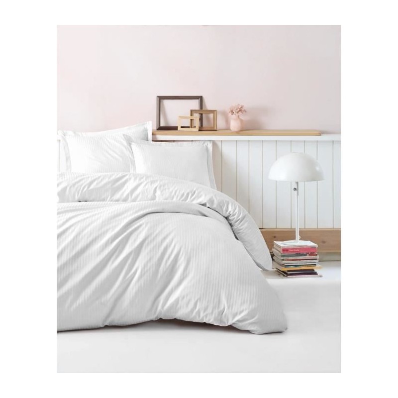 Parure de lit - 1 housse de couette 220 x 240 cm + 2 taies d'oreiller Parure de lit - 1 housse de couette 220 x 240 cm + 2 taies d'oreiller