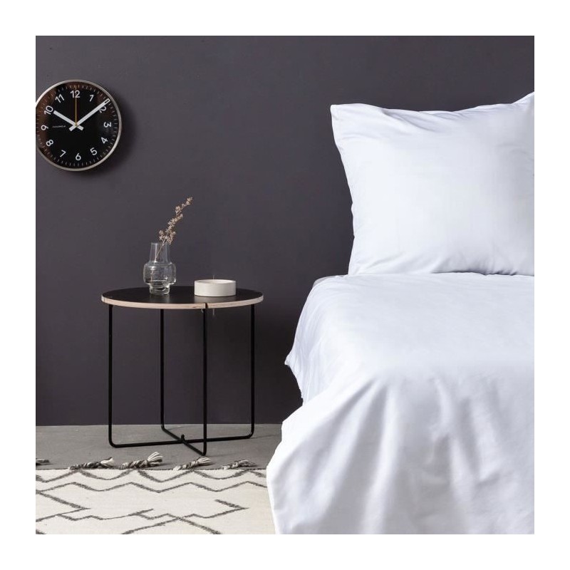 Parure de lit - 1 housse de couette 220 x 240 cm + 2 taies d'oreiller Parure de lit - 1 housse de couette 220 x 240 cm + 2 taies d'oreiller