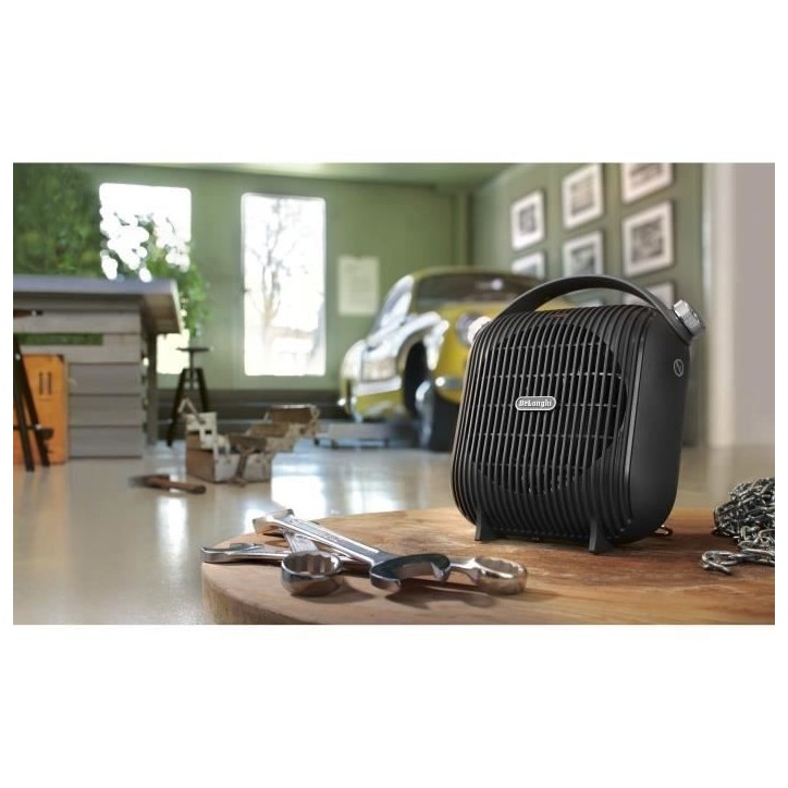 Radiateur soufflant classique DELONGHI - 2400W - 2 allures de chauffe - Thermostat de sécurité ajustable - IP21 Radiateur soufflant classique DELONGHI - 2400W - 2 allures de chauffe - Thermostat de sécurité ajustable - IP21