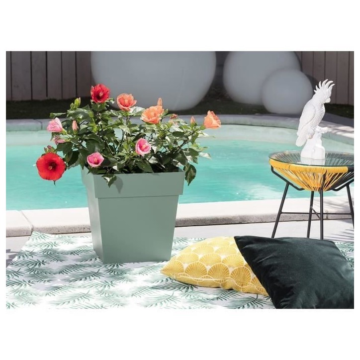 Pot de fleurs Carré 32 cm - EDA - Toscane - 22 L - 32 x 32 x H.32 cm - Vert Laurier Pot de fleurs Carré 32 cm - EDA - Toscane - 22 L - 32 x 32 x H.32 cm - Vert Laurier