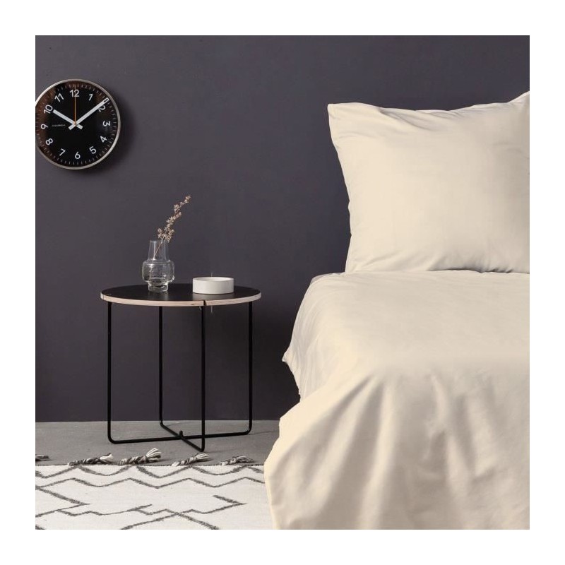 Parure de lit - 1 housse de couette 220 x 240 cm + 2 taies d'oreiller Parure de lit - 1 housse de couette 220 x 240 cm + 2 taies d'oreiller