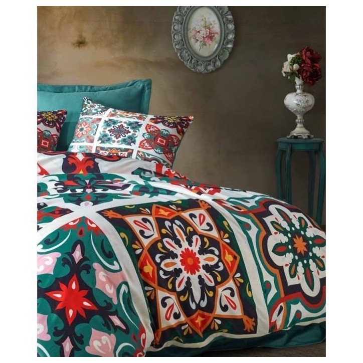 Parure de lit - 1 housse de couette 220 x 240 cm + 2 taies d'oreiller 60 x 60 cm - 100 % polyester microsatin - Vert Parure de lit - 1 housse de couette 220 x 240 cm + 2 taies d'oreiller 60 x 60 cm - 100 % polyester microsatin - Vert