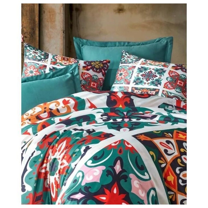 Parure de lit - 1 housse de couette 220 x 240 cm + 2 taies d'oreiller 60 x 60 cm - 100 % polyester microsatin - Vert Parure de lit - 1 housse de couette 220 x 240 cm + 2 taies d'oreiller 60 x 60 cm - 100 % polyester microsatin - Vert