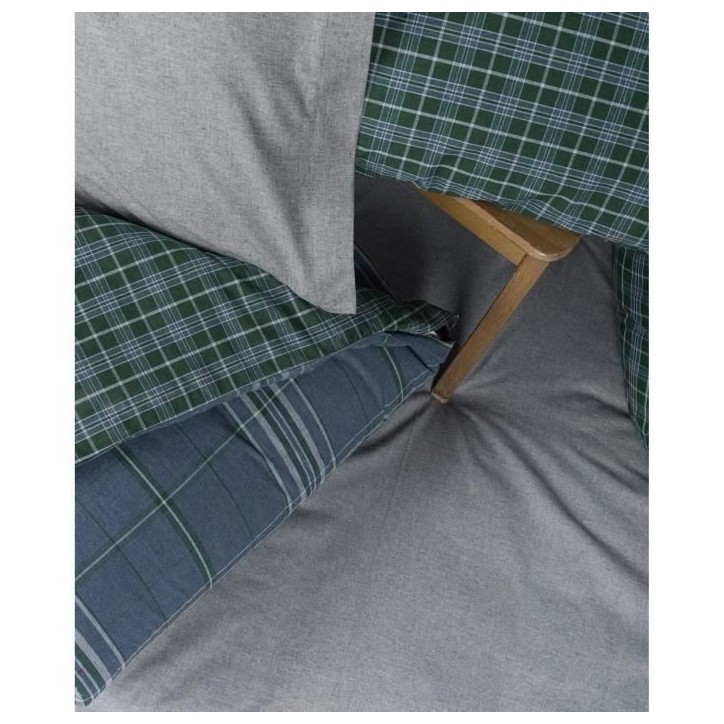 Parure de lit - 1 housse de couette 220 x 240 cm + 2 taies d'oreiller 60 x 60 cm - 50% coton, 50% polyester - Bleu Parure de lit - 1 housse de couette 220 x 240 cm + 2 taies d'oreiller 60 x 60 cm - 50% coton, 50% polyester - Bleu