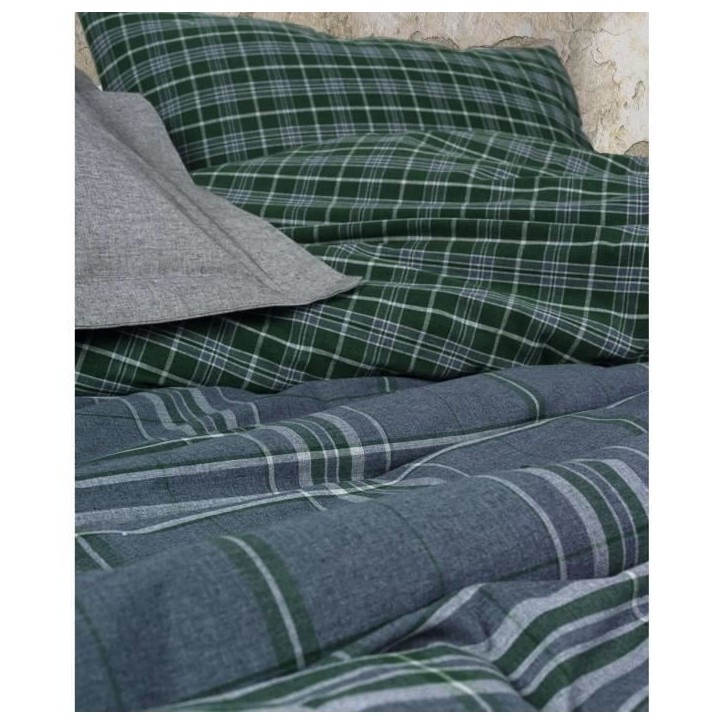 Parure de lit - 1 housse de couette 220 x 240 cm + 2 taies d'oreiller 60 x 60 cm - 50% coton, 50% polyester - Bleu Parure de lit - 1 housse de couette 220 x 240 cm + 2 taies d'oreiller 60 x 60 cm - 50% coton, 50% polyester - Bleu