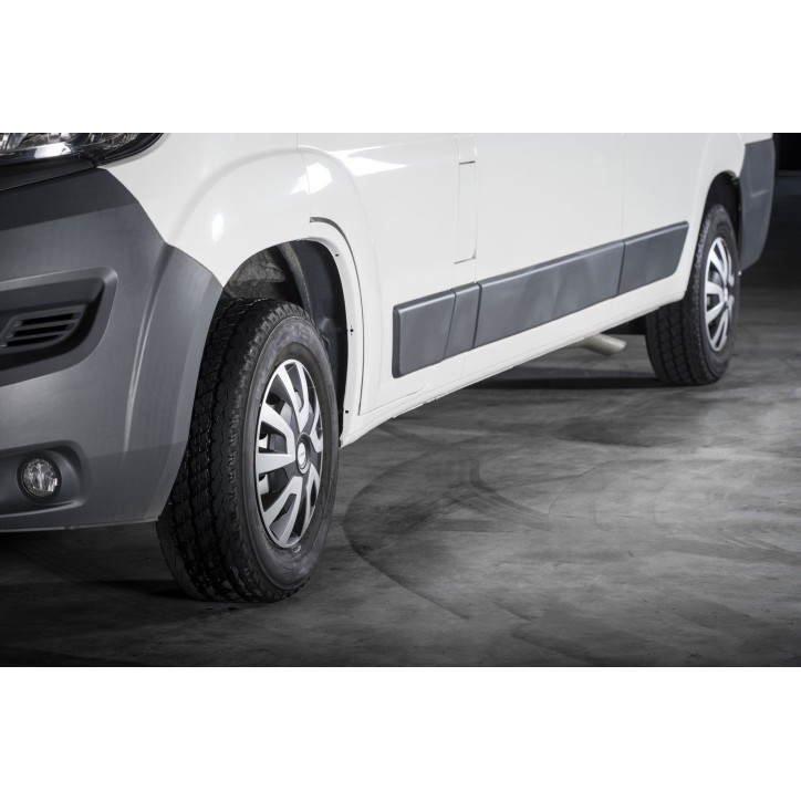 4 enjoliveurs 15 - MICHELIN - spécial utilitaires et camping-car -NVS : pastille réfléchissante pour visibilité de nuit 4 enjoliveurs 15 - MICHELIN - spécial utilitaires et camping-car -NVS : pastille réfléchissante pour visibilité de nuit
