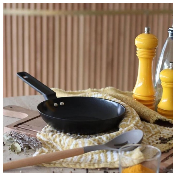 Set de 2 poeles - MENASTYL - 6020297 - En aluminium - 24 et 28 cm - Tous feux dont induction Set de 2 poeles - MENASTYL - 6020297 - En aluminium - 24 et 28 cm - Tous feux dont induction