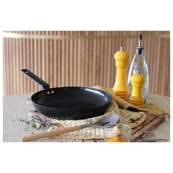 Poele - MENASTYL - 6020638 - En aluminium forgé - 28 cm - Noir - Tous feux dont induction