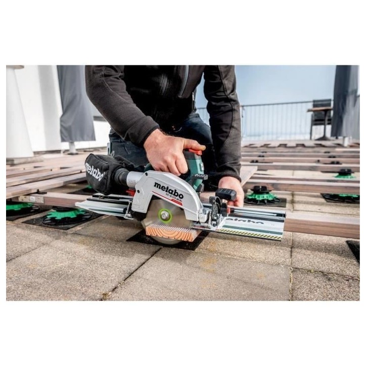 Rail de guidage - METABO - KFS 44 - Solution mobile et compacte - Coupes en biais jusqu'a 60° Rail de guidage - METABO - KFS 44 - Solution mobile et compacte - Coupes en biais jusqu'a 60°