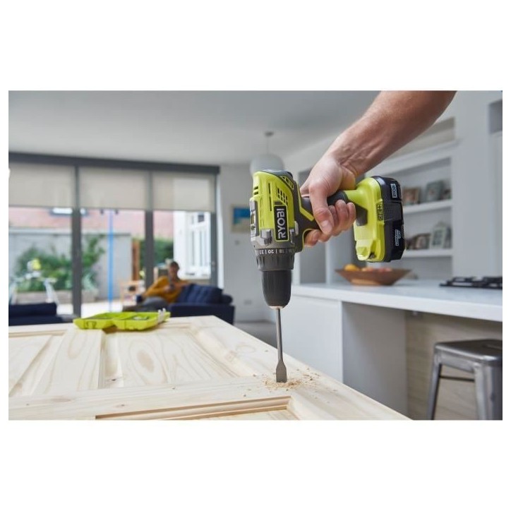 RYOBI 3 outils : 1 perceuse-visseuse R18DD3 + 1 meuleuse 115 mm + 1 scie sauteuse + 2 batteries 4 Ah & 2 Ah + 1 chargeur & 1 sac
