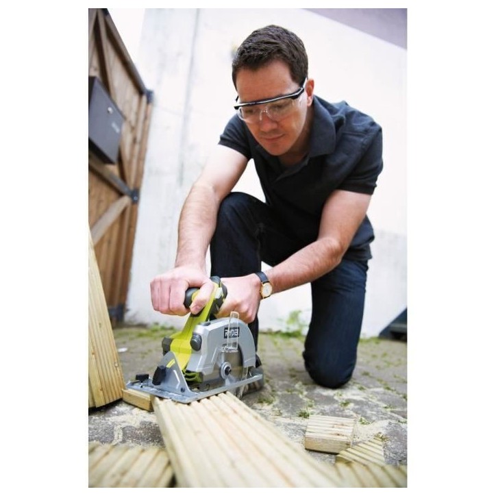 RYOBI - Scie circulaire 18V ONE+- diam. 150 mm x 10 mm - 4 700 tr/min - Livrée avec 1 lame 18 dents - RWSL1801M RYOBI - Scie circulaire 18V ONE+- diam. 150 mm x 10 mm - 4 700 tr/min - Livrée avec 1 lame 18 dents - RWSL1801M