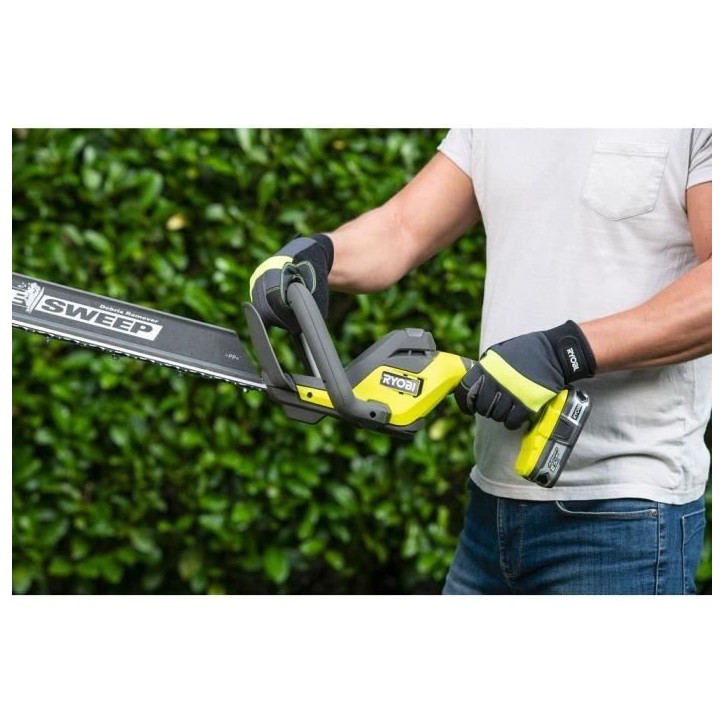 RYOBI - Taille-haies LINEA 18V ONE+ - design en ligne - lames 55 cm - écartement 24 mm - sans batterie ni chargeur - RY18HT55A- RYOBI - Taille-haies LINEA 18V ONE+ - design en ligne - lames 55 cm - écartement 24 mm - sans batterie ni chargeur - RY18HT55A-