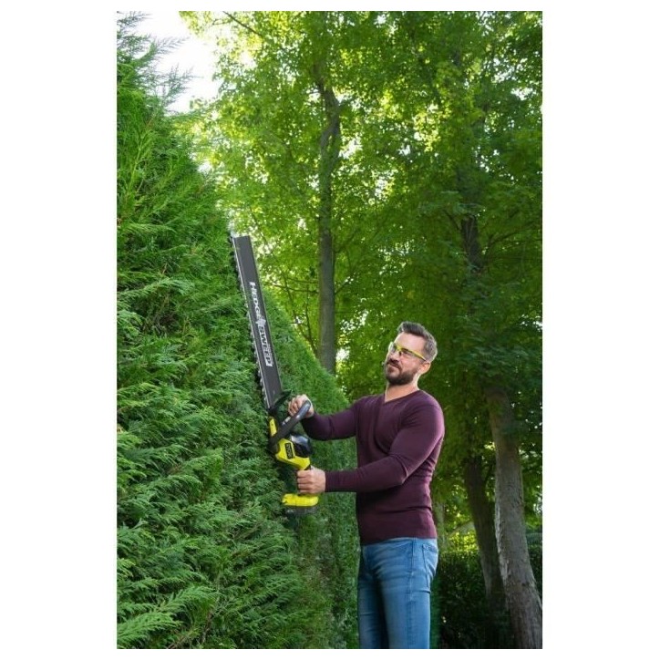 RYOBI - Taille-haies LINEA 18V ONE+ - design en ligne - lames 55 cm - écartement 24 mm - sans batterie ni chargeur - RY18HT55A- RYOBI - Taille-haies LINEA 18V ONE+ - design en ligne - lames 55 cm - écartement 24 mm - sans batterie ni chargeur - RY18HT55A-