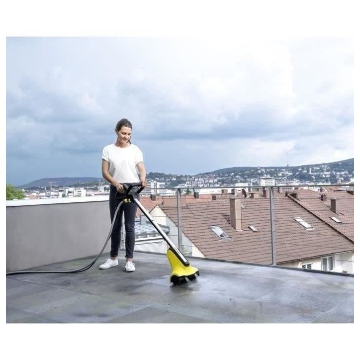 Nettoyeur de terrasses en bois Kärcher PCL 4 Patio Cleaner - Nettoyage en profondeur, sans effort, dans le sens de la fibre du