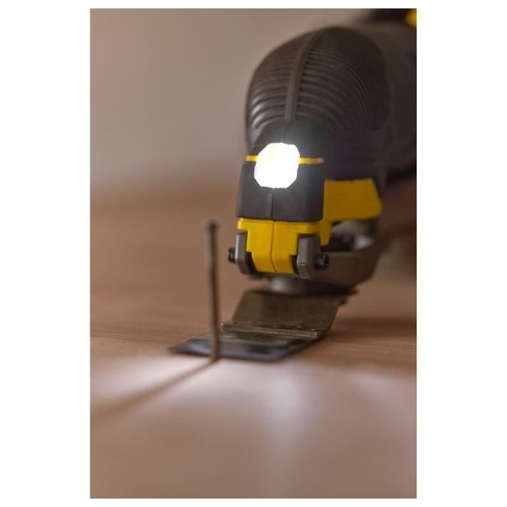 Outil oscillatoire sans fil - Stanley Fatmax - SFMCE500B-XJ - 18V - Éclairage LED - Sans batterie Outil oscillatoire sans fil - Stanley Fatmax - SFMCE500B-XJ - 18V - Éclairage LED - Sans batterie