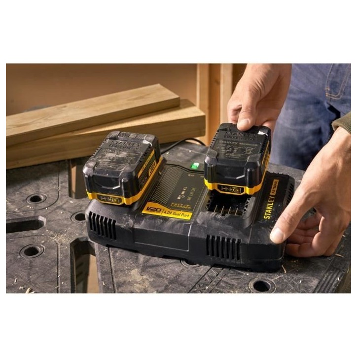 Double chargeur 18V 4A - Stanley Fatmax - Compatible avec toutes les batteries de la Gamme V20 - SFMCB24-QW Double chargeur 18V 4A - Stanley Fatmax - Compatible avec toutes les batteries de la Gamme V20 - SFMCB24-QW