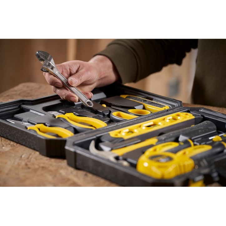 Malette a outils 28 pieces - STANLEY - STHT78050-1 - Coffret plastique - Noir et jaune Malette a outils 28 pieces - STANLEY - STHT78050-1 - Coffret plastique - Noir et jaune