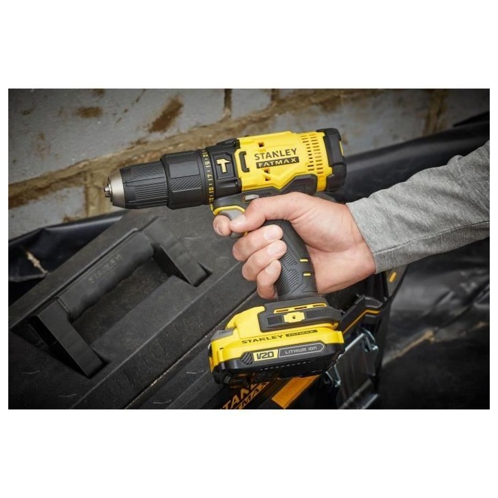 Perceuse visseuse a percussion 50 Nm - Lithium 18V - 2 Batteries 2Ah - STANLEY FATMAX V20 - SFMCD711D22-QW Perceuse visseuse a percussion 50 Nm - Lithium 18V - 2 Batteries 2Ah - STANLEY FATMAX V20 - SFMCD711D22-QW
