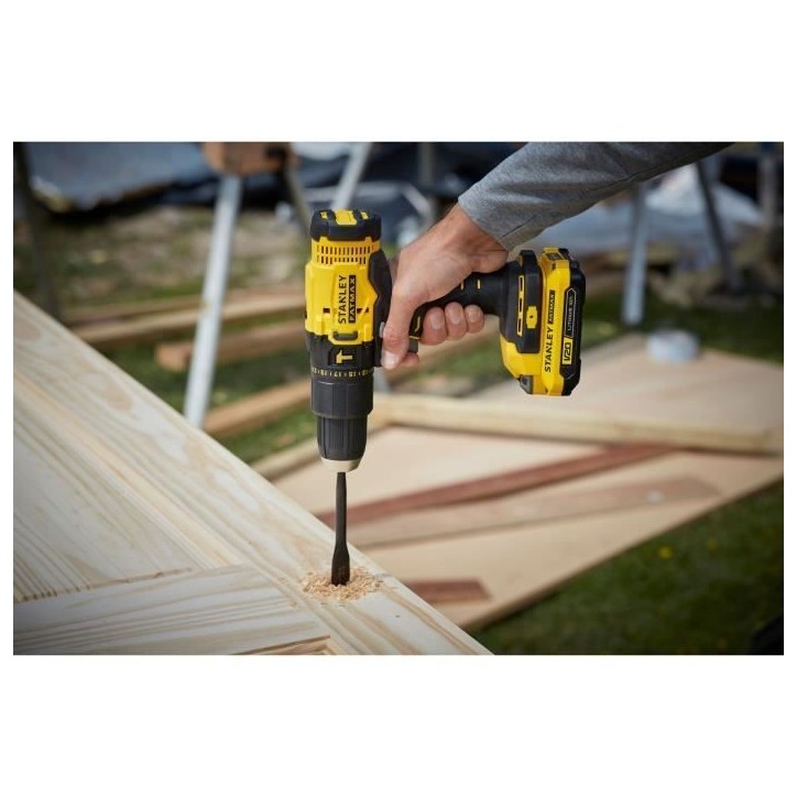 Perceuse visseuse a percussion 50 Nm - Lithium 18V - 2 Batteries 2Ah - STANLEY FATMAX V20 - SFMCD711D22-QW Perceuse visseuse a percussion 50 Nm - Lithium 18V - 2 Batteries 2Ah - STANLEY FATMAX V20 - SFMCD711D22-QW