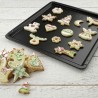 Ensemble avec plaque a pâtisserie extensible et 9 emporte-pieces sur Ensemble avec plaque a pâtisserie extensible et 9 emporte-pieces sur