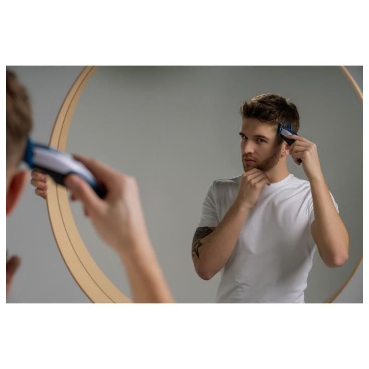 Tondeuse a cheveux - WAHL - COLOR PRO CORDLESS - 3,5 W - 8 sabots - Autonomie : 60 min - Bleu / Gris Tondeuse a cheveux - WAHL - COLOR PRO CORDLESS - 3,5 W - 8 sabots - Autonomie : 60 min - Bleu / Gris