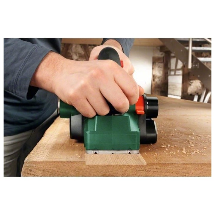 Rabot filaire Bosch - PHO 2000 - 700W - 82mm - Bois - Monophasé Rabot filaire Bosch - PHO 2000 - 700W - 82mm - Bois - Monophasé