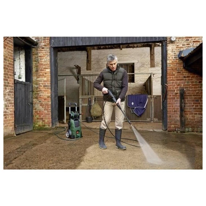Nettoyeur haute-pression BOSCH AdvancedAquatak 140 - 140 bar - 2100W - Idéal pour les grandes surfaces Nettoyeur haute-pression BOSCH AdvancedAquatak 140 - 140 bar - 2100W - Idéal pour les grandes surfaces