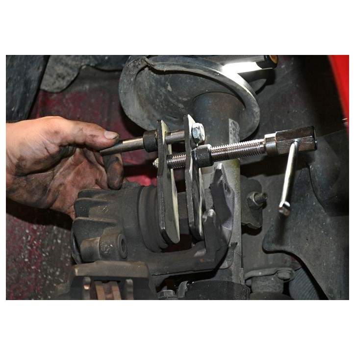 Repousse piston a vis - PRECISION STEEL - repousser le piston des étriers de frein sans les/endommager Repousse piston a vis - PRECISION STEEL - repousser le piston des étriers de frein sans les/endommager