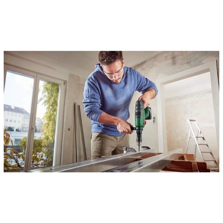 Perforateur - BOSCH - UniversalHammer 18V - 2,5 Ah - Sans fil - Percussion SDS Plus Perforateur - BOSCH - UniversalHammer 18V - 2,5 Ah - Sans fil - Percussion SDS Plus