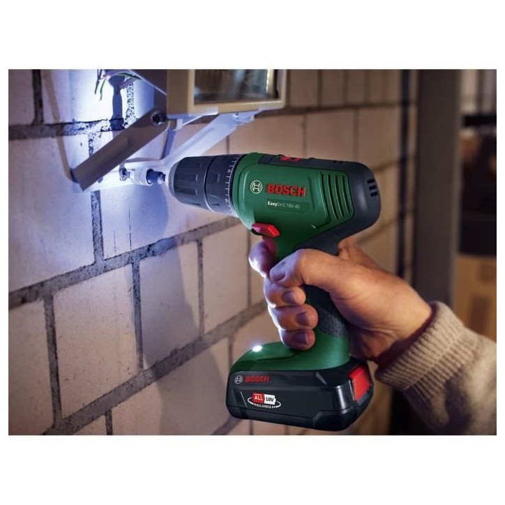 Perceuse visseuse Bosch EasyDrill 18V 40 + 2 batteries 18V 1,5Ah + Systembox avec 241 Accessoires + chargeur AL1810CV 06039D8007 Perceuse visseuse Bosch EasyDrill 18V 40 + 2 batteries 18V 1,5Ah + Systembox avec 241 Accessoires + chargeur AL1810CV 06039D8007
